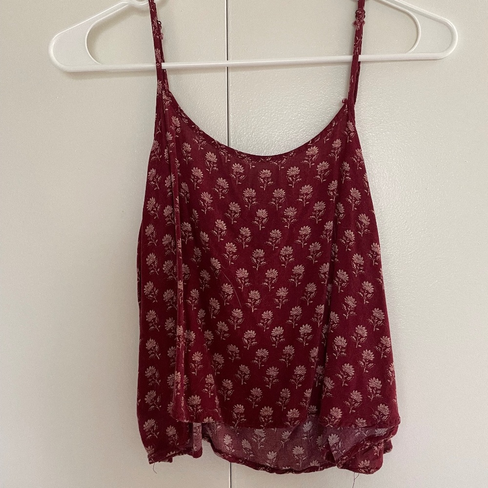 Forever21 Red Patterned Hi-Low Spaghetti Strap Crop Top Size M 🌷🌺🌷